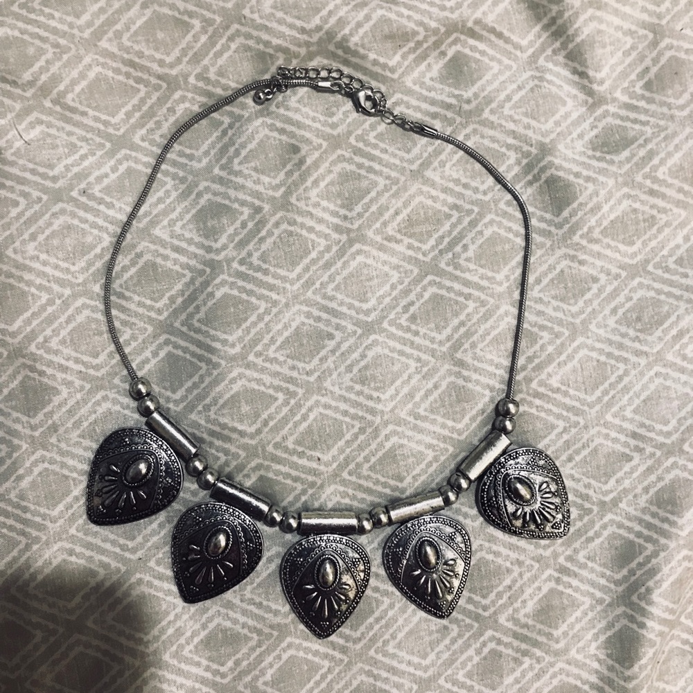 3 for 20💕 CHARLOTTE RUSSE Silver Necklace